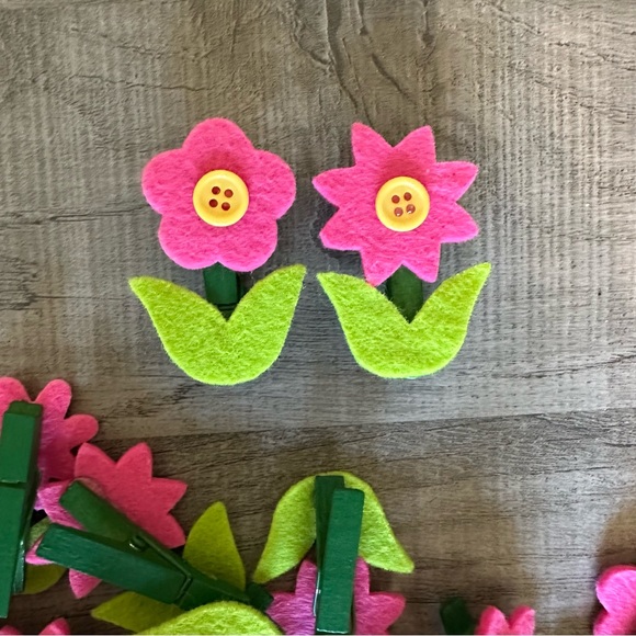 Green and Pink Flower Clothespins - Picture 2 of 5